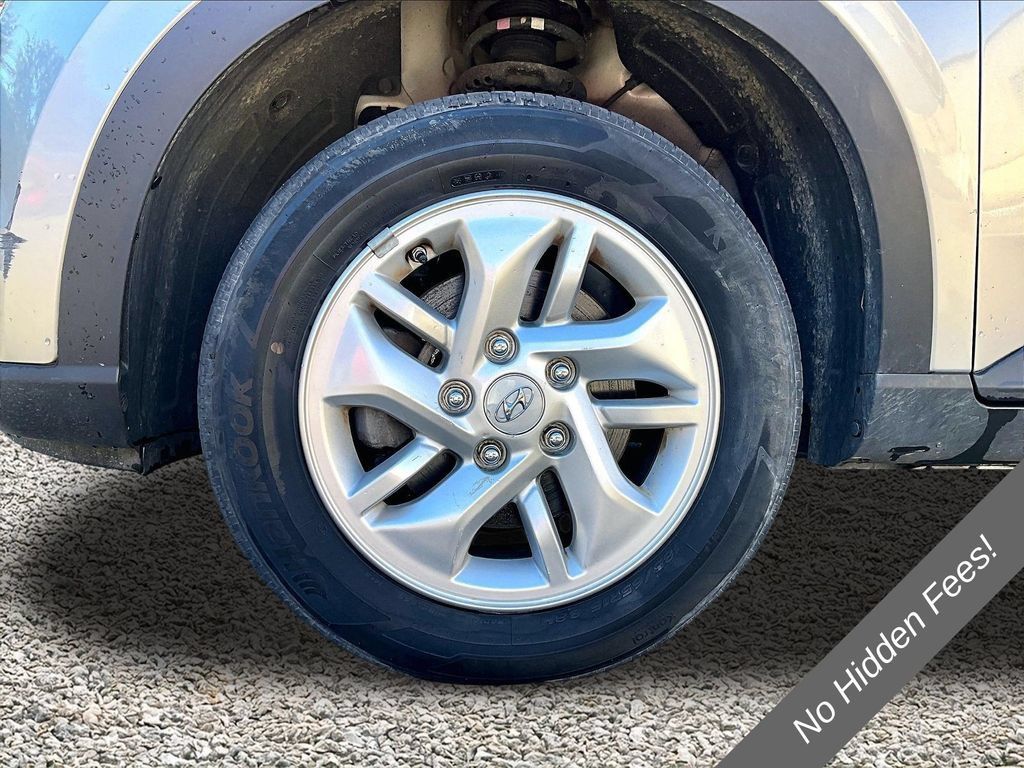 Used 2024 Hyundai Venue SE FWD image 8