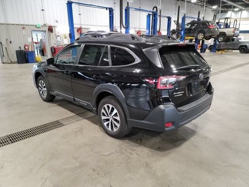 Used 2025 Subaru Outback Premium AWD/4WD image 5