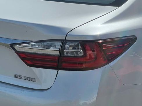 Used 2017 Lexus ES 350 w/ Luxury Package FWD image 13