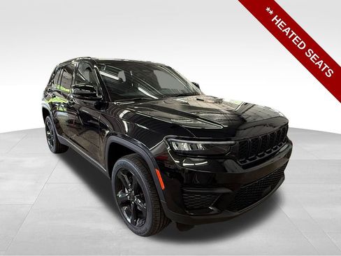 Used 2024 Jeep Grand Cherokee Altitude AWD/4WD image 10