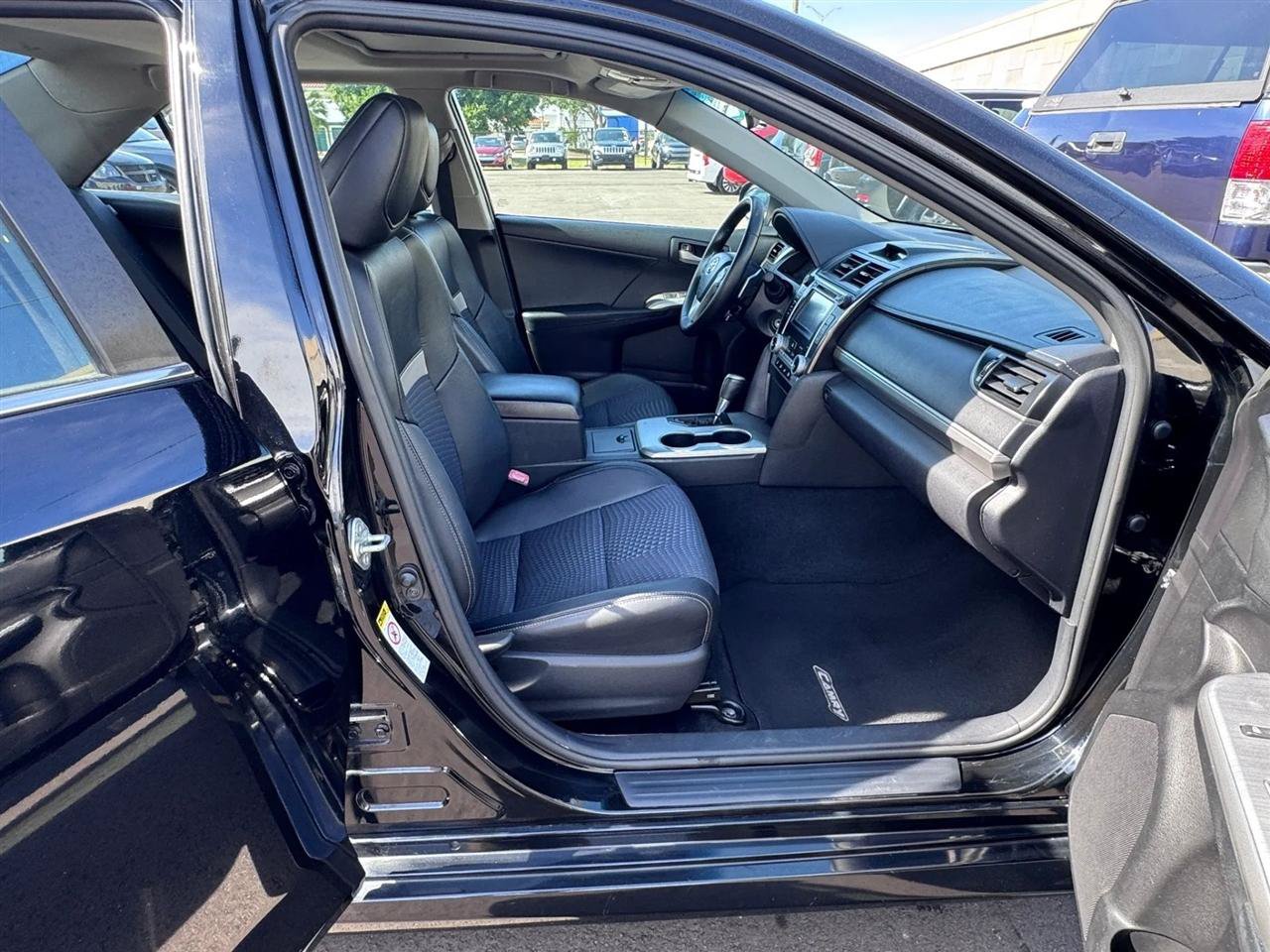 Used 2012 Toyota Camry SE FWD image 34