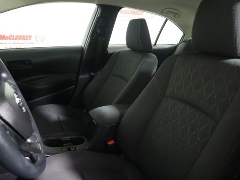Used 2025 Toyota Corolla LE image 24