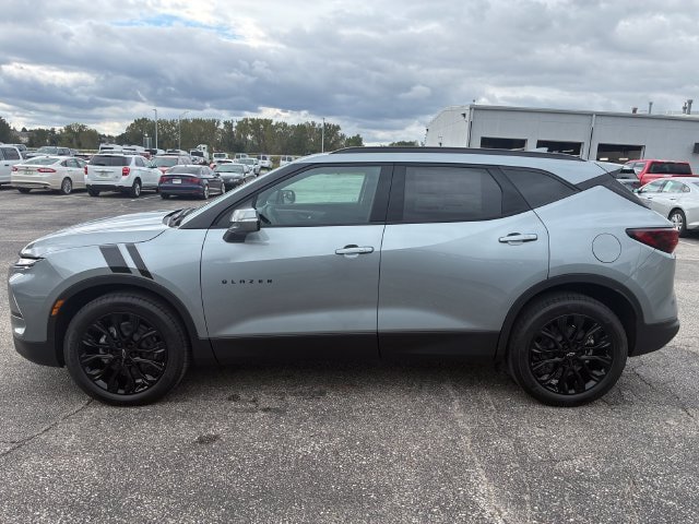 New 2026 Chevrolet Blazer LT w/ LPO, Black Sport Package AWD/4WD image 9