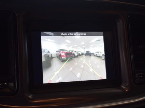 Used 2021 Dodge Challenger SXT image 29