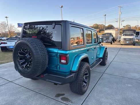 Used 2019 Jeep Wrangler Unlimited Sahara image 7