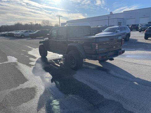 Used 2025 Jeep Gladiator Rubicon w/ Convenience Group image 3