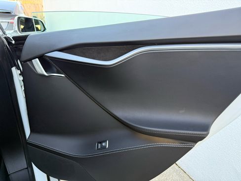 Used 2018 Tesla Model S 100D image 28