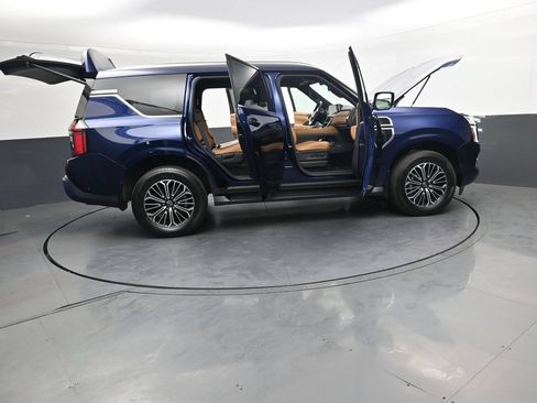 Used 2025 Nissan Armada SL AWD/4WD image 52