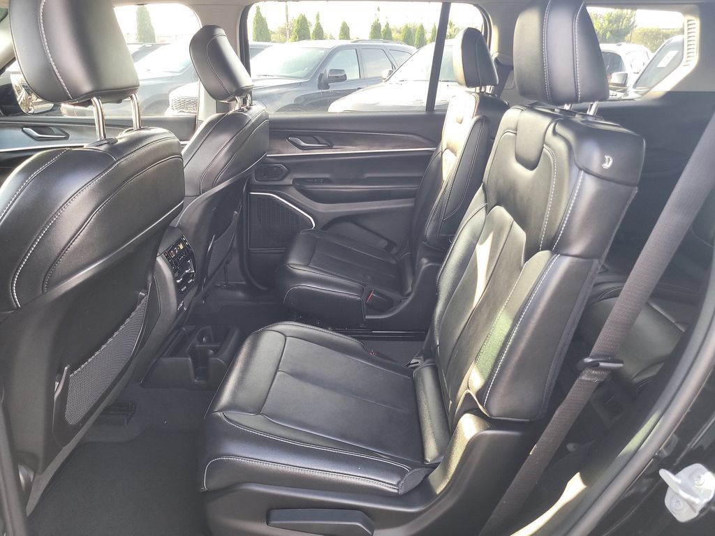 Used 2022 Jeep Grand Cherokee L Limited RWD image 14