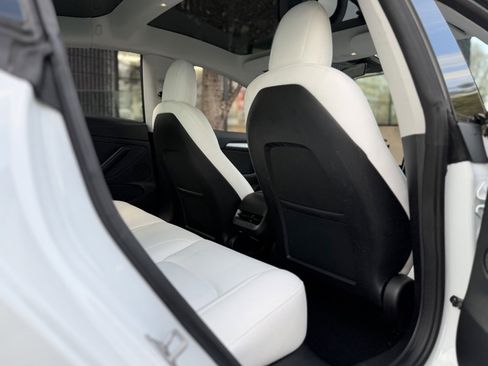 Used 2023 Tesla Model 3 Performance image 38