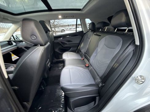 New 2026 Volkswagen Tiguan SE image 23