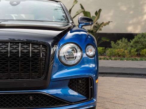 Used 2026 Bentley Flying Spur Azure image 7