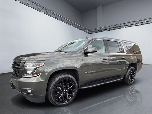 Used 2019 Chevrolet Suburban LT w/ Luxury Package image 10