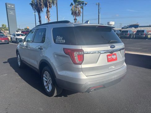 Used 2017 Ford Explorer FWD image 4