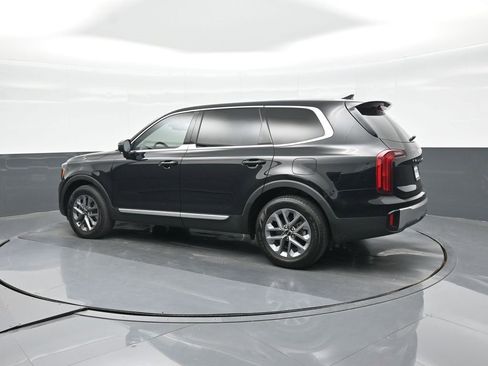 Used 2023 Kia Telluride LX image 4