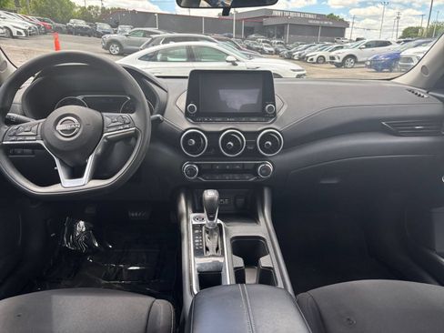 Used 2025 Nissan Sentra SV FWD image 17