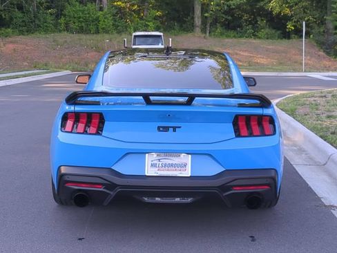 Used 2025 Ford Mustang GT RWD image 12