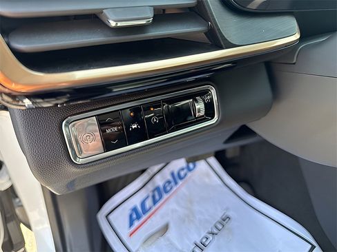 New 2025 Buick Envision Avenir image 17