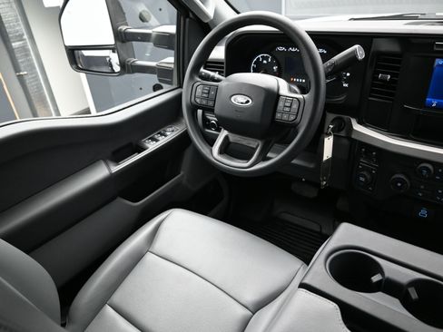 Used 2023 Ford F350 XL image 23