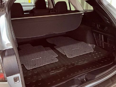 Used 2021 Subaru Outback Premium image 8