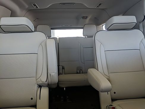 Used 2023 GMC Yukon XL Denali image 33