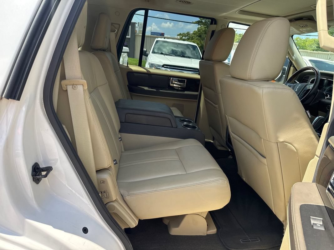 Used 2017 Lincoln Navigator Reserve AWD/4WD image 19