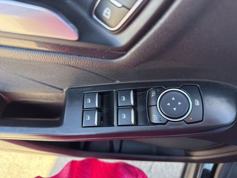 Used 2025 Ford Escape ST-Line Select AWD/4WD image 12