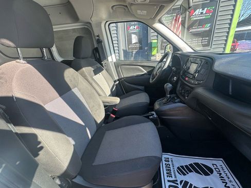 Used 2021 RAM ProMaster City Tradesman image 9