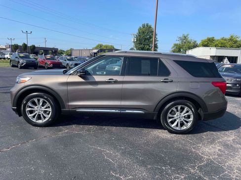 Used 2021 Ford Explorer Limited w/ Equipment Group 301A RWD image 4