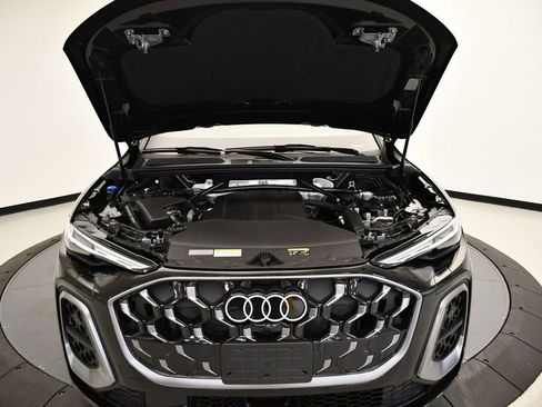 Used 2025 Audi Q5 Premium Plus w/ Premium Plus image 13