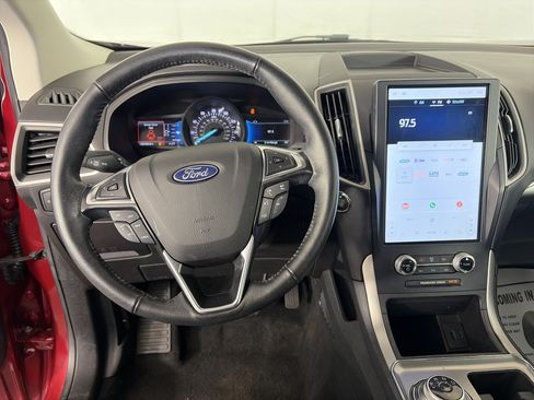 Used 2023 Ford Edge SEL w/ Sport Appearance Package AWD/4WD image 3