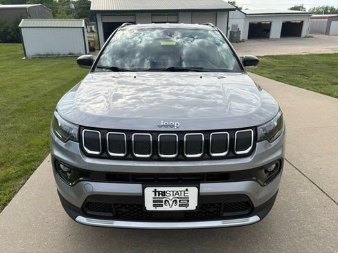 Used 2022 Jeep Compass Limited AWD/4WD image 2
