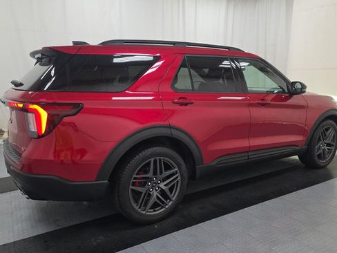 Used 2026 Ford Explorer ST AWD/4WD image 2