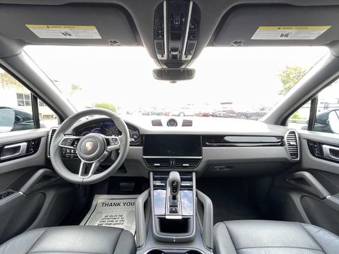 Used 2019 Porsche Cayenne AWD/4WD image 26