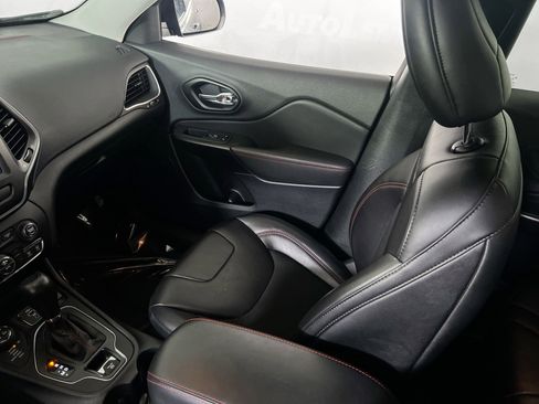 Used 2022 Jeep Cherokee Trailhawk image 22