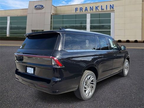 New 2025 Lincoln Navigator L Reserve image 7