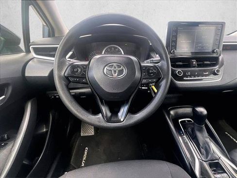 Used 2020 Toyota Corolla LE FWD image 7