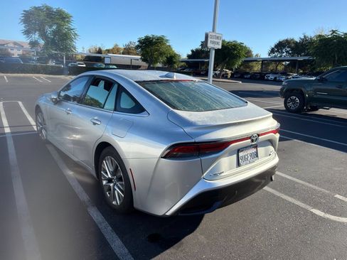 Used 2025 Toyota Mirai XLE RWD image 5