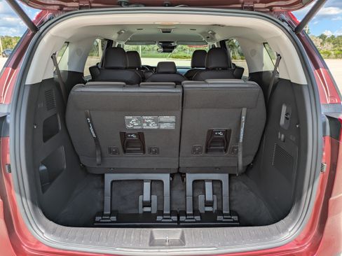 Certified 2024 Kia Carnival EX FWD image 13