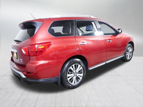 Used 2017 Nissan Pathfinder SV w/ Trailer Tow Package AWD/4WD image 7