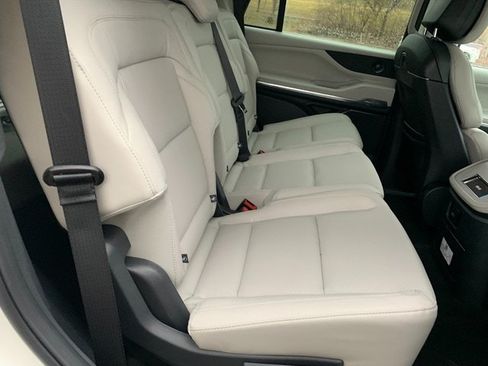 New 2026 Lincoln Navigator Premiere AWD/4WD image 21
