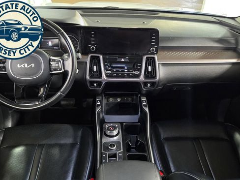 Used 2022 Kia Sorento EX w/ Panoramic Sunroof Package AWD/4WD image 29