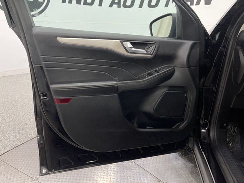 Used 2021 Ford Escape SE w/ SE Sport Appearance Package AWD/4WD image 13
