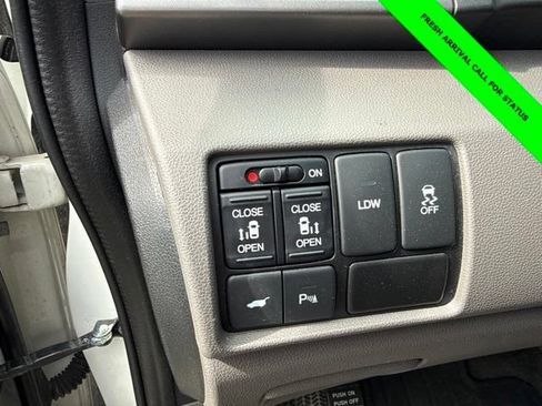Used 2015 Honda Odyssey Touring Elite image 32