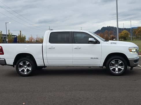 Used 2023 RAM 1500 Laramie AWD/4WD image 2
