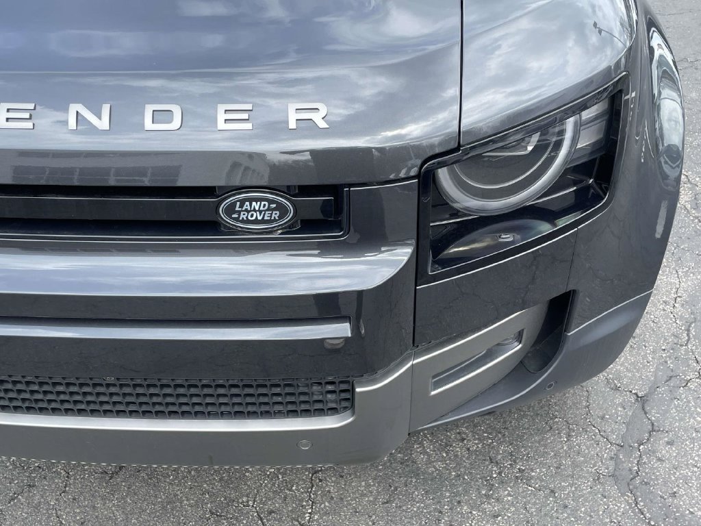 New 2026 Land Rover Defender 110 S AWD/4WD image 7
