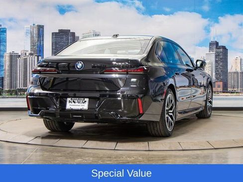 Used 2025 BMW 750e xDrive w/ Executive Package AWD/4WD image 8