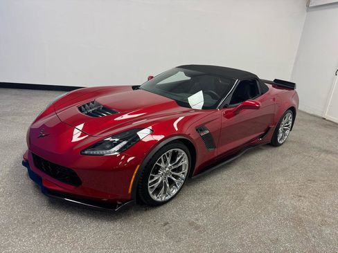 Used 2015 Chevrolet Corvette Z06 w/ 3LZ Preferred Equipment Group RWD image 32