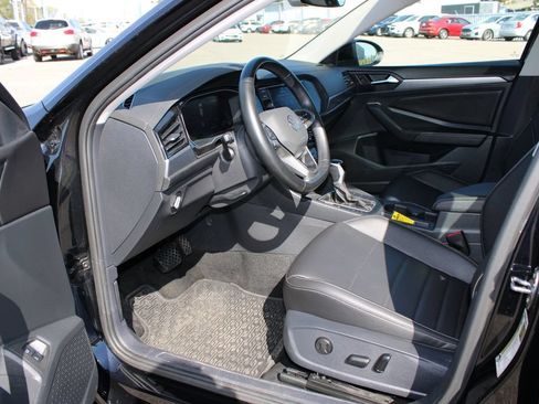 Used 2024 Volkswagen Jetta SE w/ Panoramic Sunroof Package FWD image 11