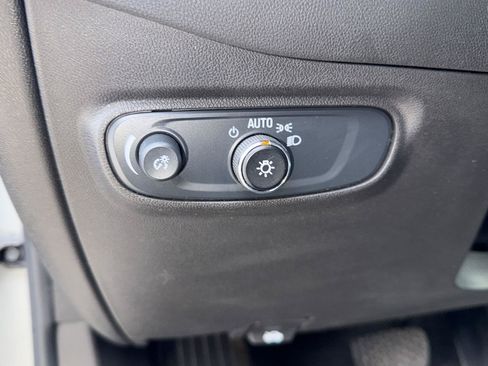 Used 2024 Chevrolet Equinox LT FWD image 26